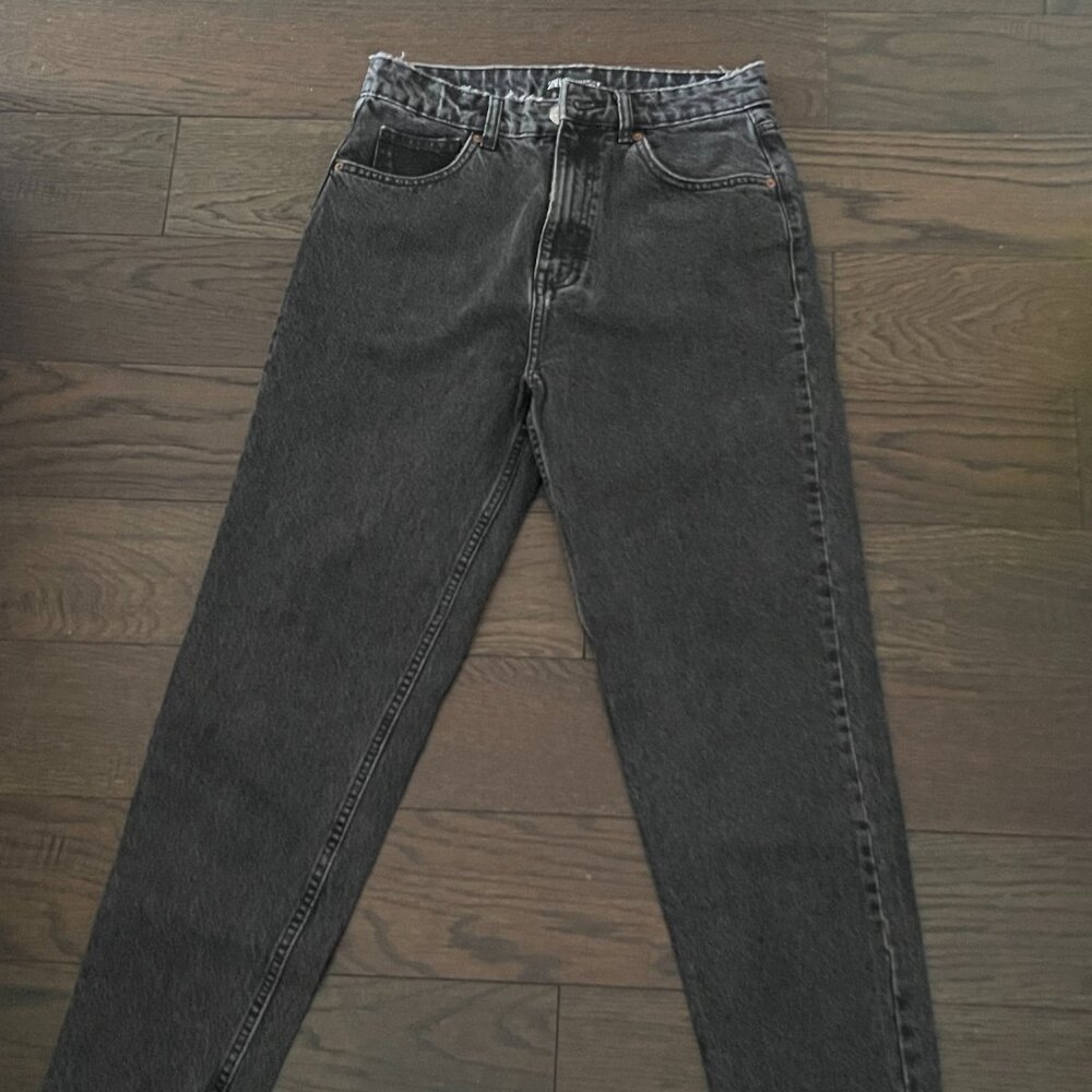 ZARA -- Black loose fit jeans size 6